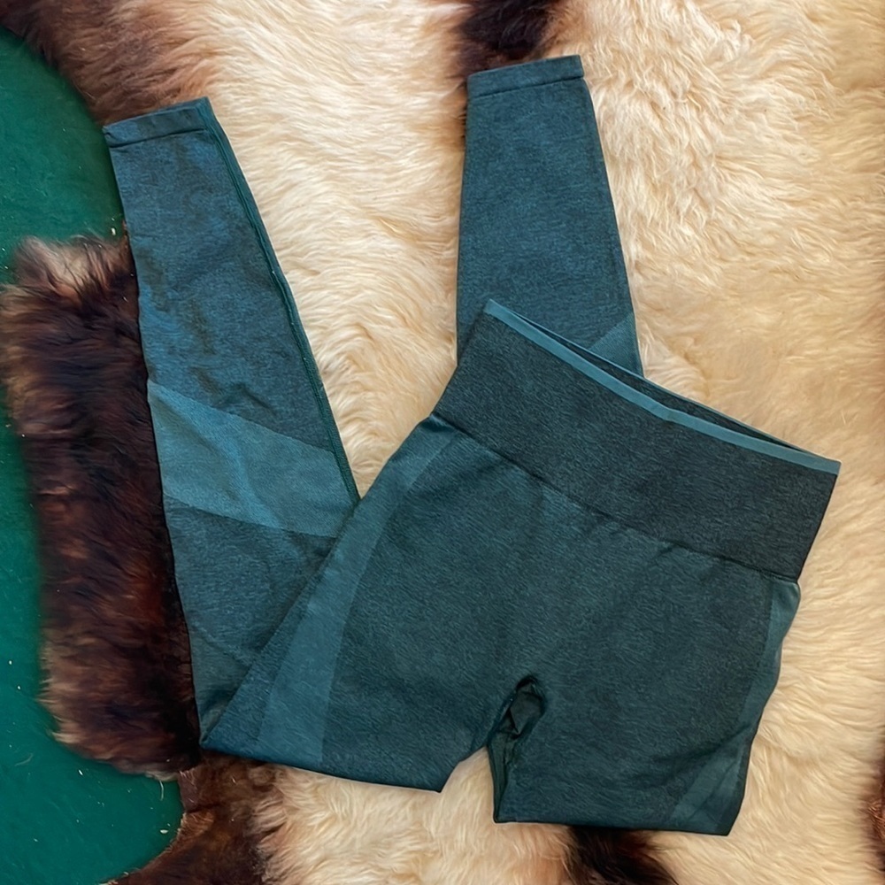 PINK Victoria’s Secret Dark Green Seamless Legging